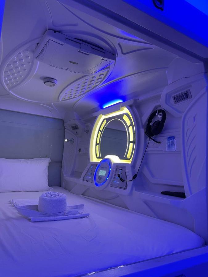 Bmax Spacepods Lapu-Lapu City Exterior photo